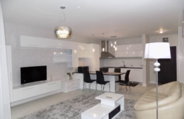 Apartament cu 3 camere, 90 mp, parcare, lux, zona Riviera Residence