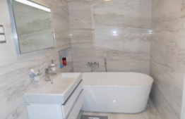 Apartament cu 3 camere, 90 mp, parcare, lux, zona Riviera Residence