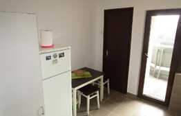 Apartament 2 camere, 55 mp, decomandat, recent renovat, zona Hotelului Sinaia