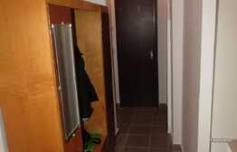 Apartament 2 camere, 55 mp, decomandat, recent renovat, zona Hotelului Sinaia