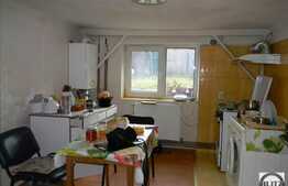 3 camere, 100 mp, teren 270 mp, boxa subsol, zona strazii Eremia Grigorescu!