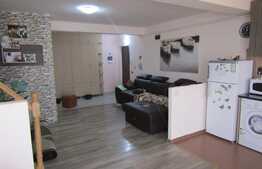 Apartament de vanzare 3 camere, 85 mp! Parcare! Zona strazii Stejarului!