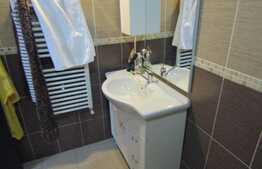 Apartament de vanzare 3 camere, 85 mp! Parcare! Zona strazii Stejarului!