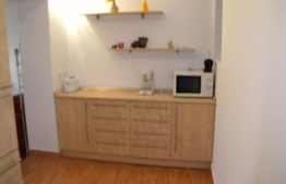 3 camere, semidecomandat, 140 mp, imobil casa/vila, zona 7 strazi! Garaj!