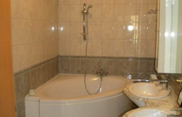 3 camere, semidecomandat, 140 mp, imobil casa/vila, zona 7 strazi! Garaj!