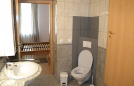 3 camere, semidecomandat, 140 mp, imobil casa/vila, zona 7 strazi! Garaj!