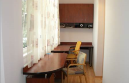 3 camere, semidecomandat, 140 mp, imobil casa/vila, zona 7 strazi! Garaj!