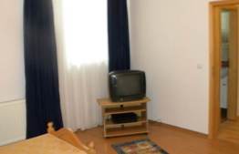 3 camere, semidecomandat, 140 mp, imobil casa/vila, zona 7 strazi! Garaj!