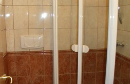 3 camere, semidecomandat, 140 mp, imobil casa/vila, zona 7 strazi! Garaj!