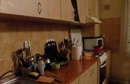 Apartament 3 camere, 76 mp, decomandat, etaj intermediar, zona strazii Bucuresti