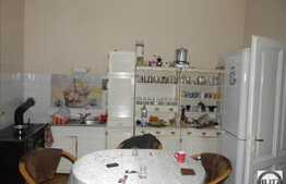 Vanzare 2 camere, semidecomandat, 54 mp, boxa la subsol,zona centrala a Clujului