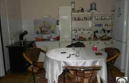 Vanzare 2 camere, semidecomandat, 54 mp, boxa la subsol,zona centrala a Clujului