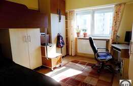 Vanzare apartament 3 camere, 95 mp, garaj, zona Bulevardului 21 Decembrie 1989