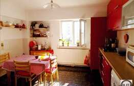 Vanzare apartament 3 camere, 95 mp, garaj, zona Bulevardului 21 Decembrie 1989