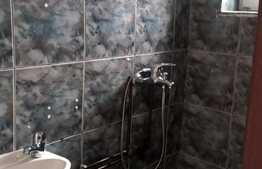 Garsoniera 31 mp, boxa, garaj, zona strazii Bucuresti