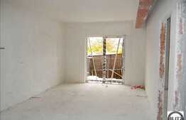 1 camera de vanzare, 37 mp utili, semifinisat