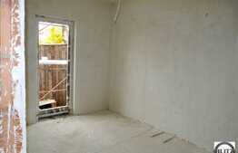 1 camera de vanzare, 37 mp utili, semifinisat