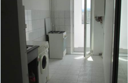 De vanzare apartament 3 camere, 70 mp, boxa subsol, zona Big