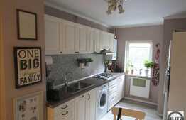 De vanzare 4 camere, 83 mp, etaj intermediar, zona strazii Calea Floresti