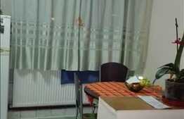 Vanzare garsoniera 28 mp, boxa subsol, zona strazii Parang