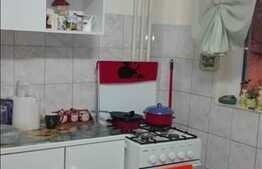 Vanzare garsoniera 28 mp, boxa subsol, zona strazii Parang