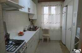 Vanzare apartament 3 camere,65,3 mp, parcare, 2 boxe, zona strazii Aleea Retezat