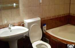 Vanzare apartament 5 camere, 220 mp utili, terasa 35 mp, zona Piata Muzeului