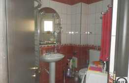 Casa individuala de vanzare, 125 mp utili, teren 280 mp, semineu, zona linistita