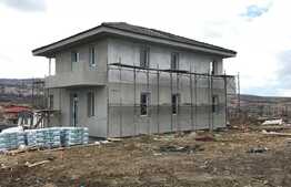 Casa individuala, 119,75 mp, 500 mp teren, semifinisata, zona linistita de case!