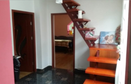 Casa de vanzare, 200 mp utili, 345 mp teren, zona linistita de case