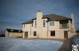 Proprietate deosebita la Belis cu 350 mp utili si 5500 mp teren!