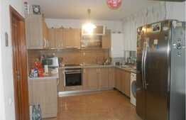 Casa individuala, 195 mp, teren de 760 mp! Zona de case!