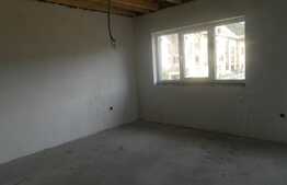 Duplex de vanzare cu 5 camere, 120 mp, zona de case!