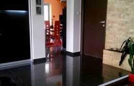 Scadere de pret! De vanzare proprietate complexa si cu potential! Suprafata utila 394 mp, 316 mp teren!