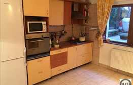 Casa individuala, 330 mp utili, 500 mp teren, zona de case!