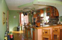 Exclusiv! Casa de vanzare, 260 mp utili, 1000 mp teren, situatie juridica la zi! 