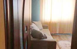 Vanzare apartament 3 camere,67 mp, decomandat, parcare, boxa, zona Piata Zorilor