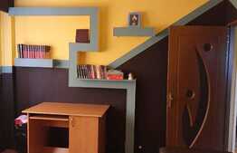 Vanzare apartament 3 camere,67 mp, decomandat, parcare, boxa, zona Piata Zorilor