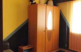 Vanzare apartament 3 camere,67 mp, decomandat, parcare, boxa, zona Piata Zorilor