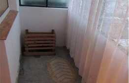 Vanzare apartament 3 camere, 66 mp, decomandat, zona Intre Lacuri