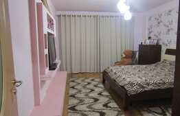 Vanzare apartament 3 camere, 92 mp, decomandat, zona strazii Calea Baciului