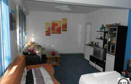 Vanzare 2 camere, 60 mp utili, zona Facultatea de Litere, cu parcare