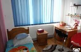 Vanzare 2 camere, 60 mp utili, zona Facultatea de Litere, cu parcare