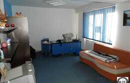 Vanzare 2 camere, 60 mp utili, zona Facultatea de Litere, cu parcare