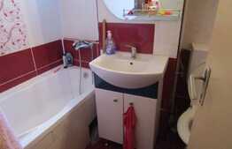 Apartament 3 camere, 50 mp, etaj intermediar, parcare, zona strazii Aleea Peana