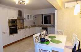 Apartament 3 camere, 85 mp, decomandat, garaj, mobilat modern, AC, zona Piata Cipariu