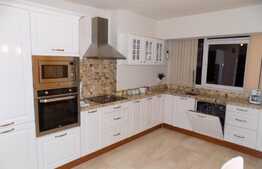 Apartament 3 camere, 85 mp, decomandat, garaj, mobilat modern, AC, zona Piata Cipariu