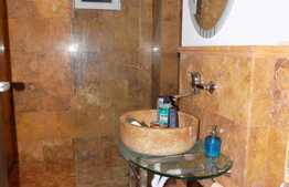 Apartament 3 camere, 85 mp, decomandat, garaj, mobilat modern, AC, zona Piata Cipariu