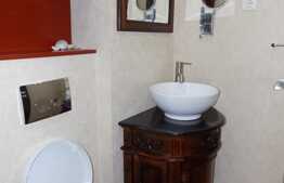 Apartament 3 camere, 85 mp, decomandat, garaj, mobilat modern, AC, zona Piata Cipariu