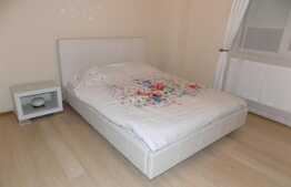 Apartament 3 camere, 85 mp, decomandat, garaj, mobilat modern, AC, zona Piata Cipariu